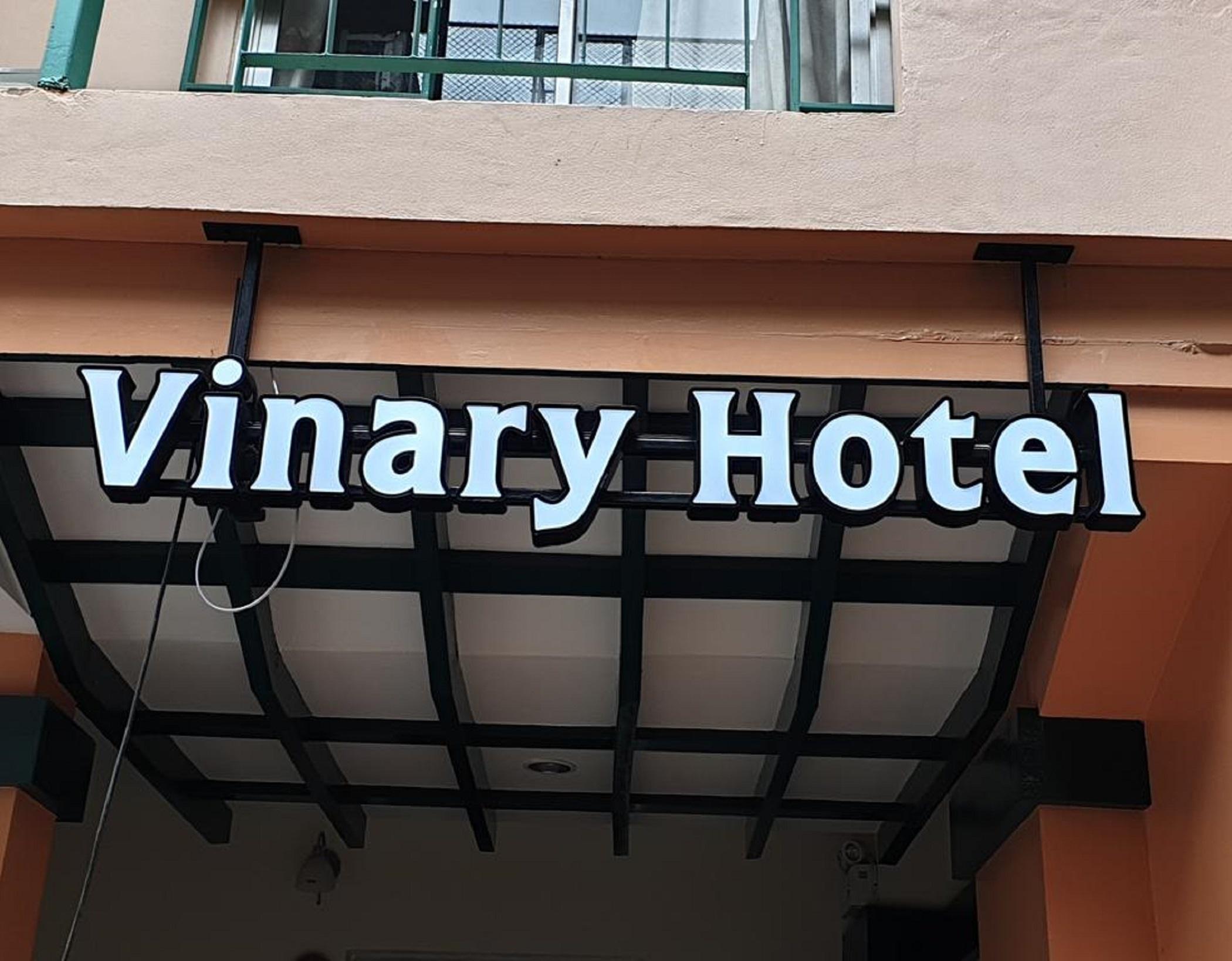 Vinary Hotel Sukhumvit Bangkok Exterior photo